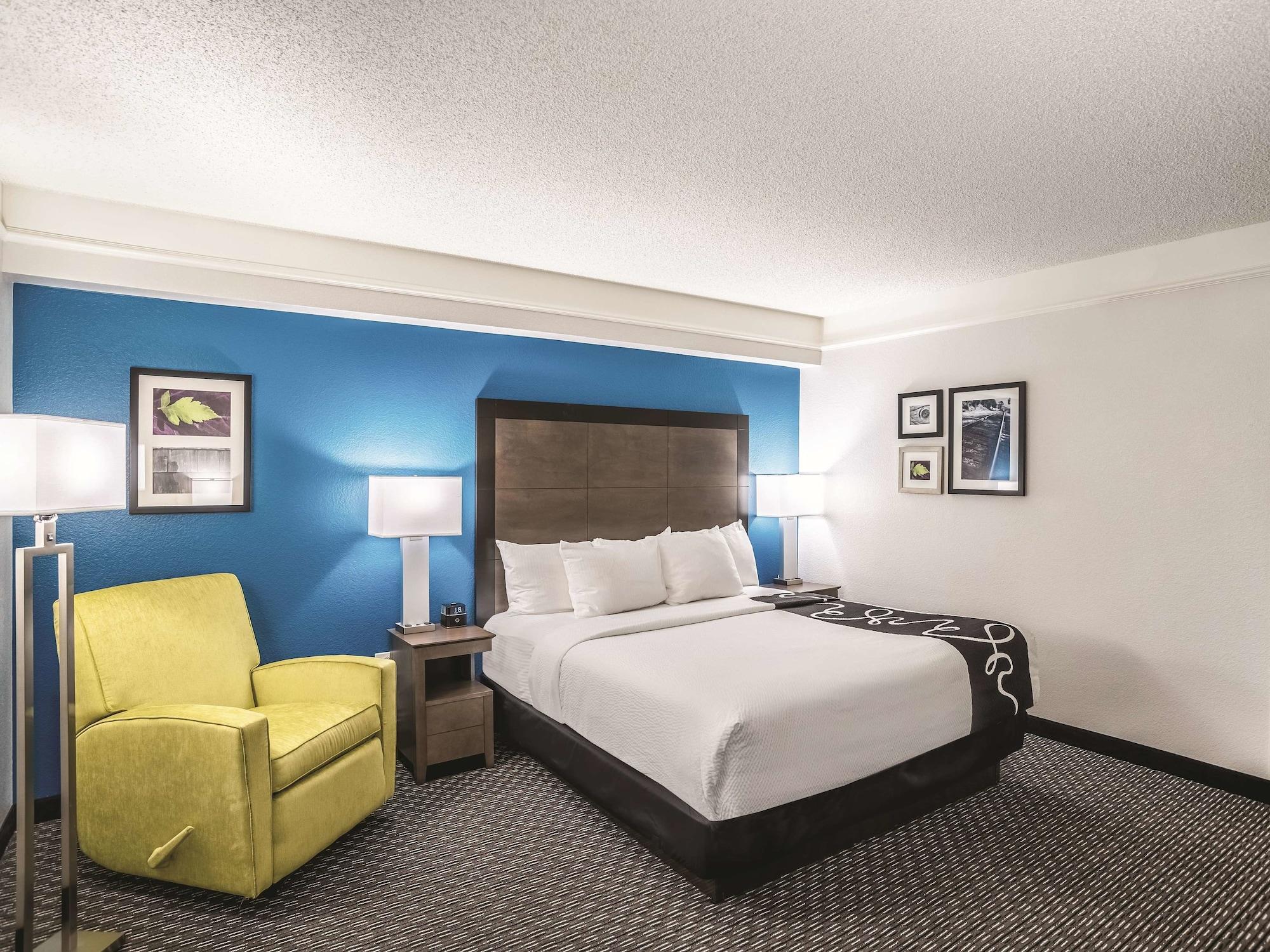 La Quinta By Wyndham Phoenix Chandler Exterior photo