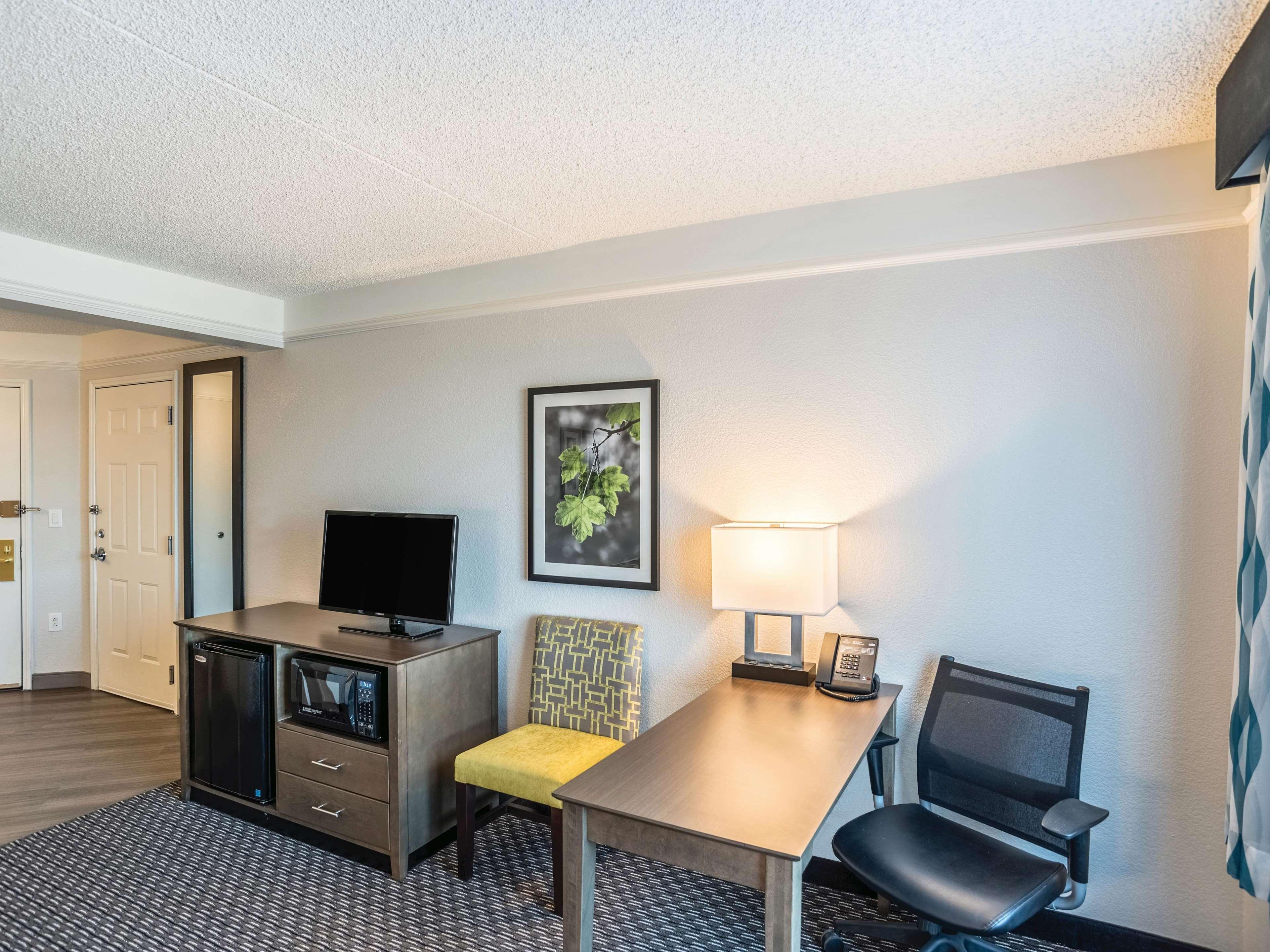 La Quinta By Wyndham Phoenix Chandler Exterior photo