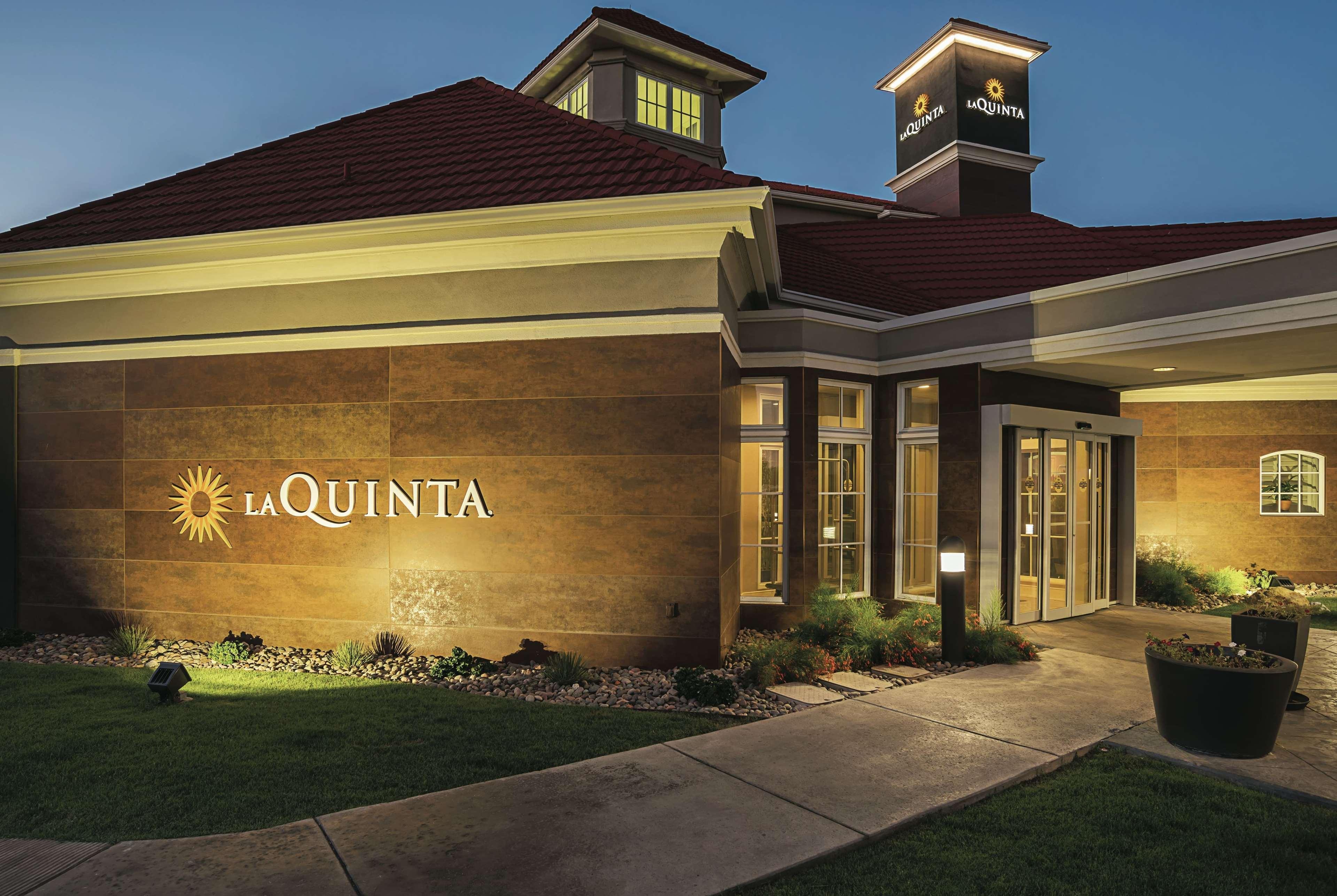 La Quinta By Wyndham Phoenix Chandler Exterior photo