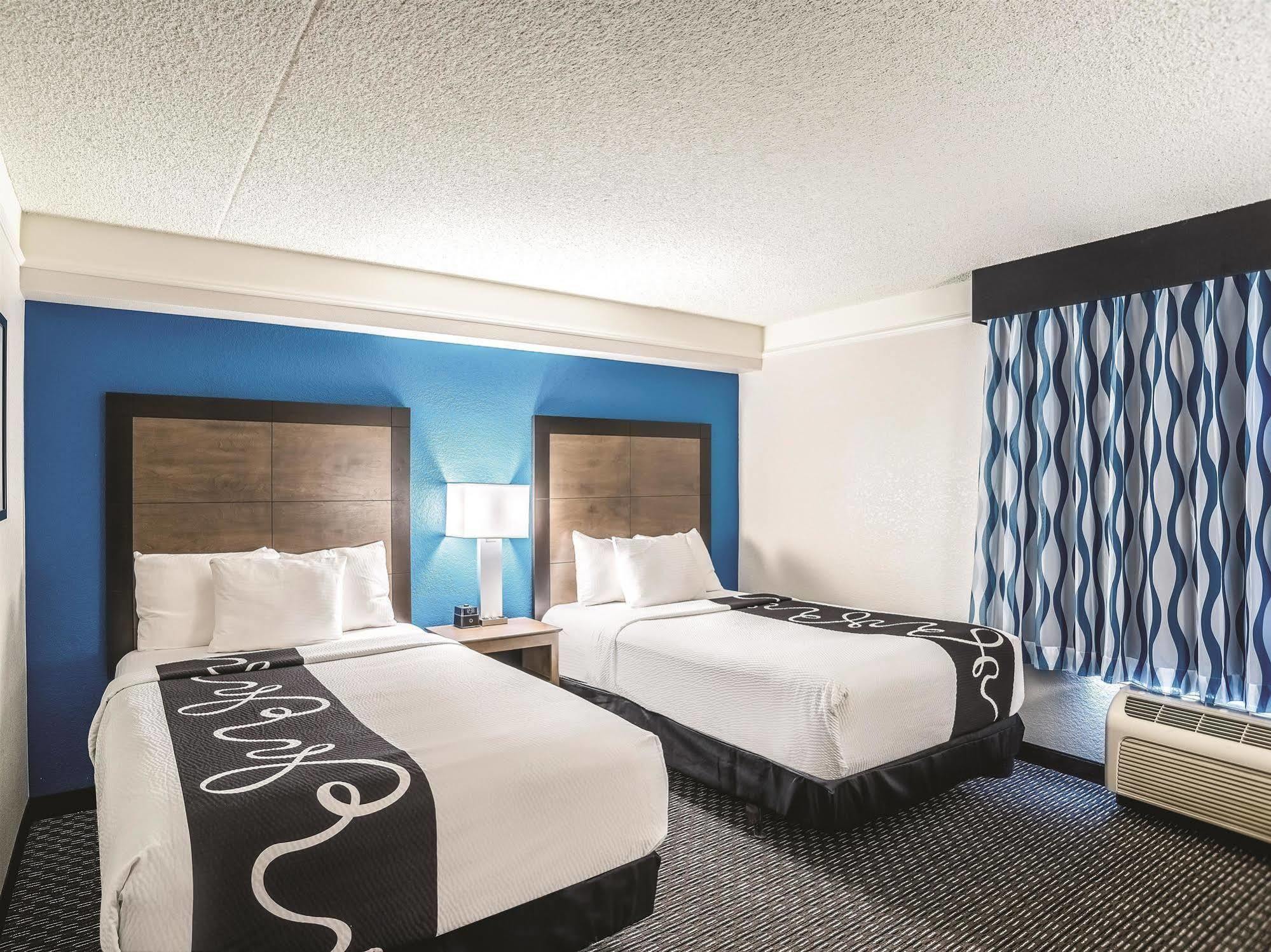 La Quinta By Wyndham Phoenix Chandler Exterior photo